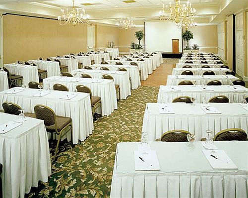 Ethan Allen Hotel 4*