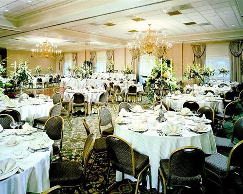 Ethan Allen Hotel 4*